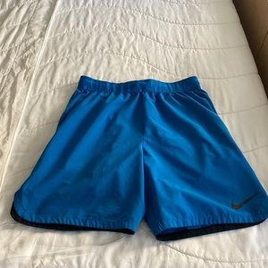 Nike Men’s 8” Knit Training Shorts. Medium. Blue. Like New